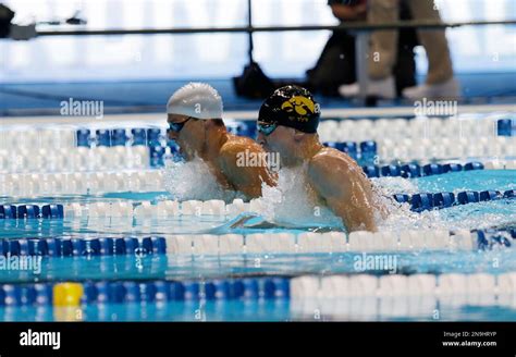 Jordan Litz Left And Tyler Lentz Compete In The Mens 400 Meter