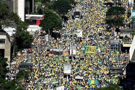 Os Donos Da Rua VEJA