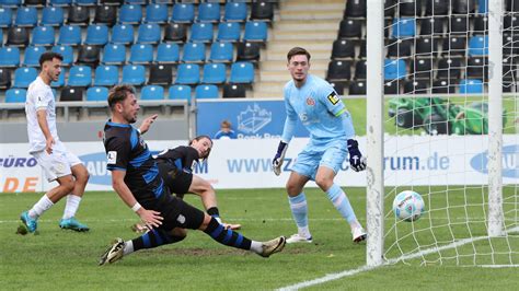 Regionalliga Südwest Hessen Kassel im Duell gegen FSV Frankfurt unter