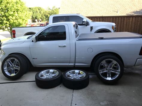 Dodge Ram 1500 Rt Oem 22 Inch Wheels And Tires Rims 22s Factory Goodyear Tires 2011 For Sale In