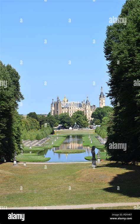 Schwerin Castle And Gardens Stock Photo Alamy