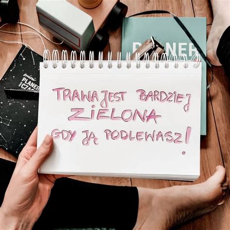 flairuppl zamieścił a post na Instagramie Trawa jest bardziej