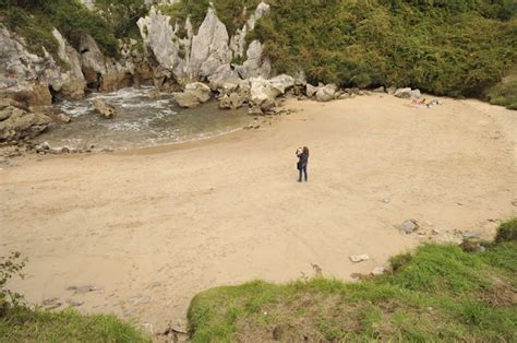 Llanes Playa De Gulpiyuri Y Ribadesella El Mirlo De Papel