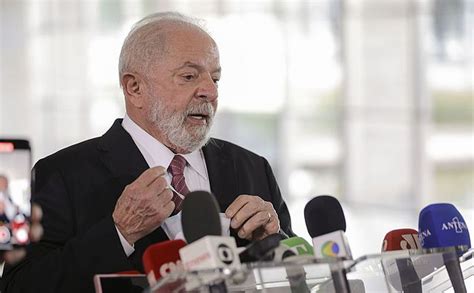 Zona10 Lula deixa hospital em Brasília após procedimento cirúrgico