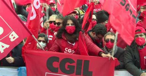 Cgil In Piazza Contro L Autonomia Differenziata