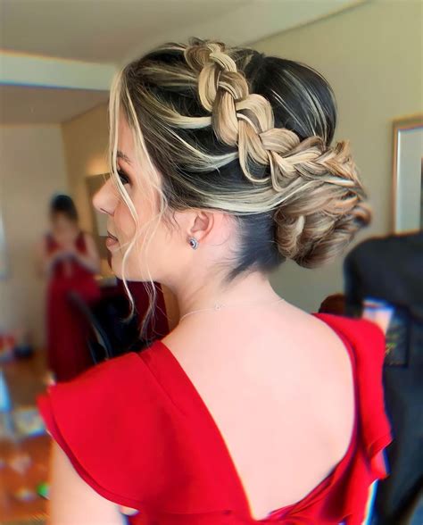 Penteado Para Madrinha De Casamento A Noite - Penteados para madrinha de casamento: veja 39 inspirações - Eu Total