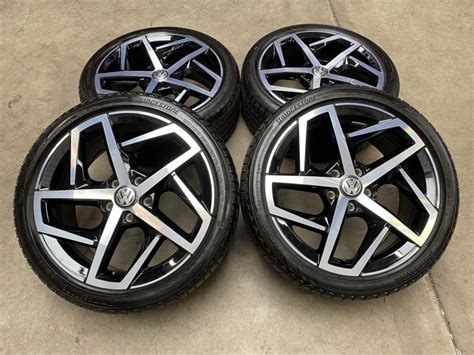 18 Inch Originele Dallas Velgen VW Golf 8 225 40 18 5H0601025G