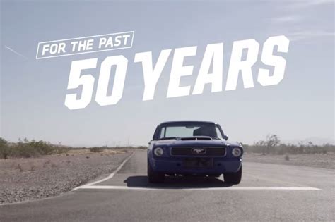 Vídeo Seis Generaciones Del Ford Mustang Celebrando Su 50 Aniversario