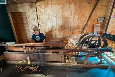 À Bois d Amont dans le Jura on vous raconte lhistoire des artisans