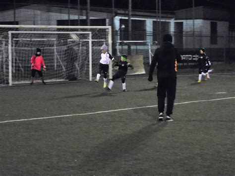 CALCIO IL DERBY TRA LE SQUADRE UNDER 10 DEL G S O BALLABIO SI TINGE