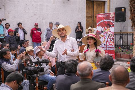 Presentaci N Pasacalle Regional Cantemos Bailemos Por Nues Flickr