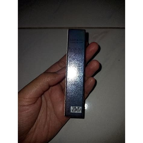 Jual Lilith And Eve Tinted Lip Glow Serum Preloved Shopee Indonesia