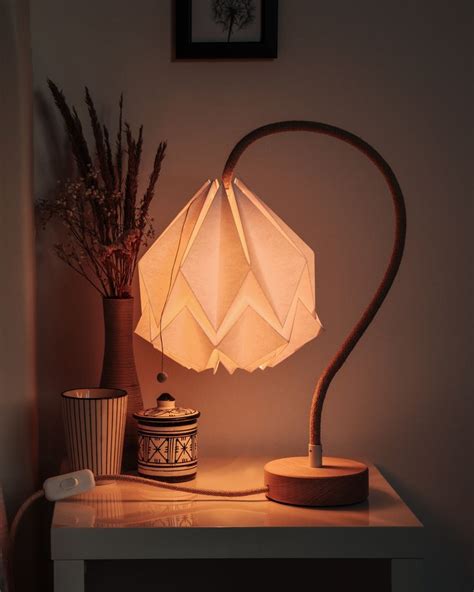 Origami Table Lamp In Paper Size S Lampes De Table Origami Lampe