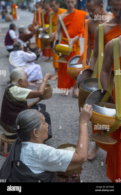 Giving Of Alms Hi Res Stock Photography And Images Alamy