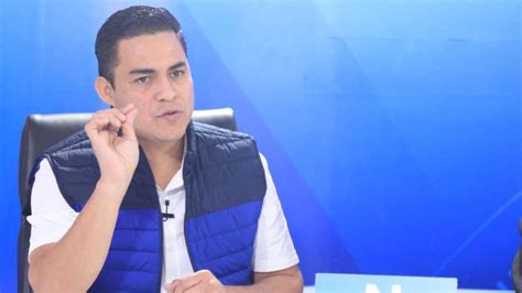 Turba De Nuevas Ideas Intimidan A Periodistas Por Cuestionar A Henry