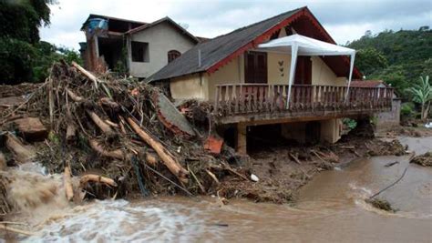 Las Inundaciones En El Sur De Brasil Causan 50 000 Evacuados Y