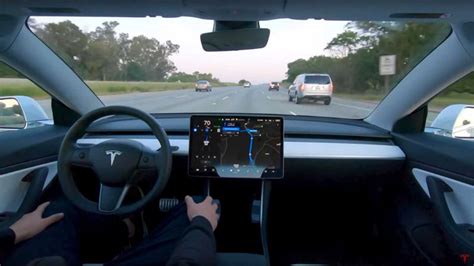 ระบบ AutoPilot ใน Tesla คออะไร เรยกวาเปนระบบขบเคลอนอตโนมตได