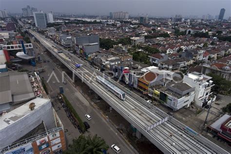 Kereta Lrt Kelapa Gading Antara Foto