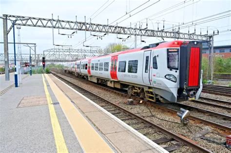 Class 197 No 197122 In Tfw At Crewe 1 £100 Picclick Uk