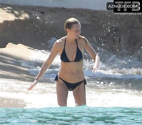 Apple Martin Sexy Seen With Gwyneth Paltrow Put On A Bikini Show Out On The Beach In Barbados