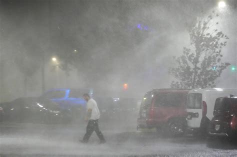 schrecklichen Bilder von Hurrikan Milton in Florida Städte