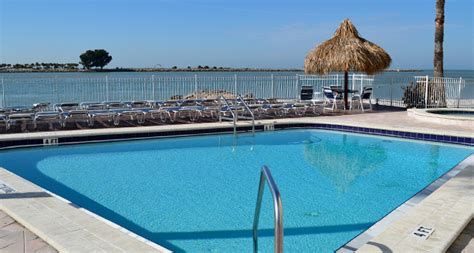 Come stay at the Gulf View Hotel in sunny Clearwater Beach, Florida