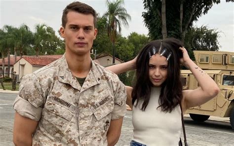 Purple Hearts Sofia Carson Parla Dei Momenti In Cui Cantava Sul Set