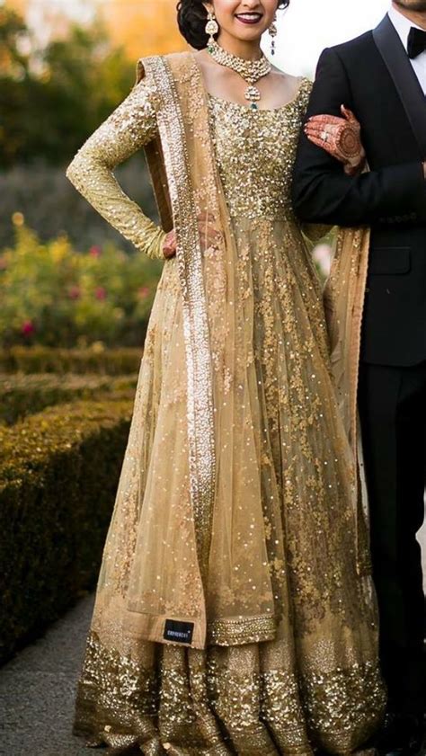 41 Modern Indian Wedding Dresses And Wedding Gowns Ideas Lovellywedding Indian Wedding