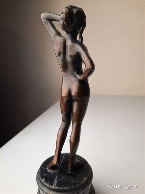 Art Deco Bronze Female Nude Statue With Alabaster Base Statues