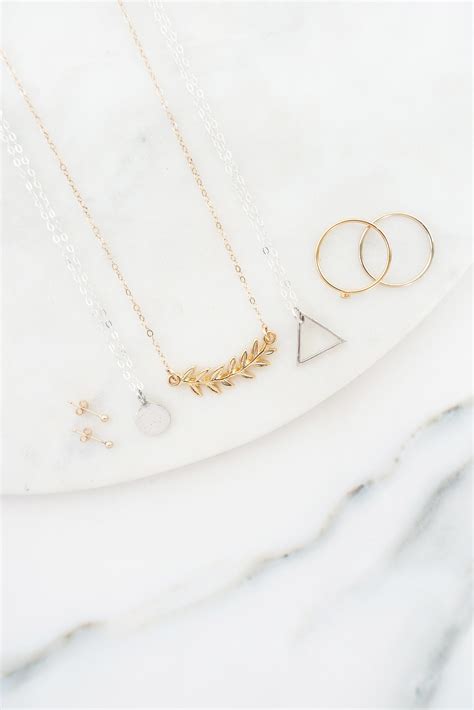 A Beginners Guide To Minimal Jewellery Oh My Clumsy Heart