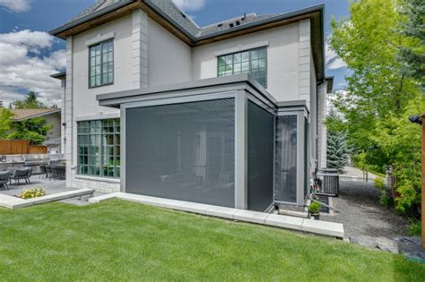 Central Calgary StruXure Adjustable Pergola With Phantom Motorized