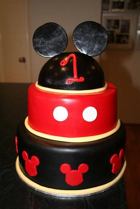 Mickey Mouse Decorated Cake By Michelle Amore Cakes CakesDecor