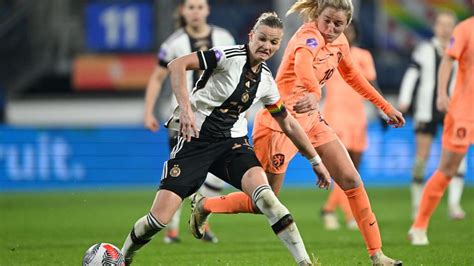 Popp führt Olympia Aufgebot der DFB Frauen an Aachener Zeitung