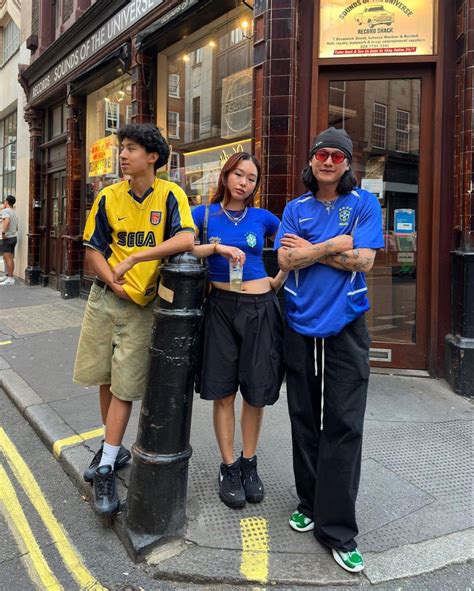 Pin By 철양 김 On 유니폼 레이어드 In 2025 Soccer Shirts Outfit Street Style