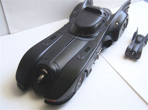Batmobile HOT WHEELS