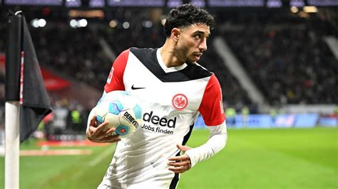 Eintracht Chef Reagiert Auf Turbulenten Marmoush Freitag