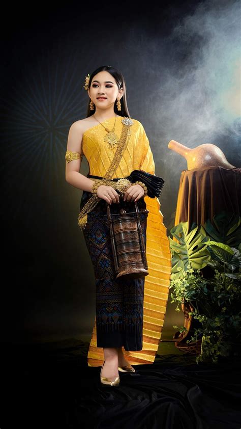 🇰🇭 Cambodia 🇰🇭 The Charm Of Cambodia Traditional Costume ⚜️ Gorgeous Women In National Outfit ⚜️