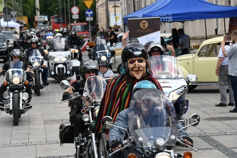 Budzenie Sienkiewki 2019 Widowiskowa kawalkada motocykli ZDJĘCIA