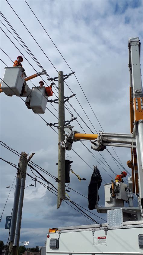 Hydro Ottawa on Twitter: "Crews are working in the Knoxdale area ...