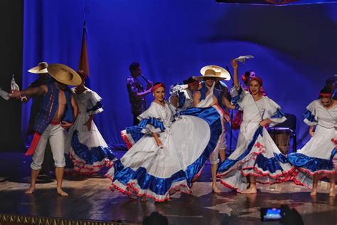 Roba Aplausos Colombia Con Su Presentaci N De Gala En El Festival