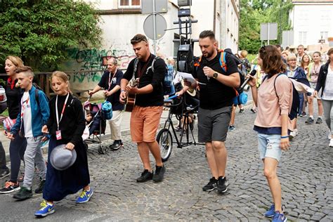 Dziewi Dni Km Do Pokonania Pielgrzymka Z P Ocka Na Jasn G R