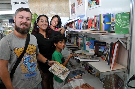 Biblioteca em Movimento já recebeu mais de mil obras no Salão do Livro