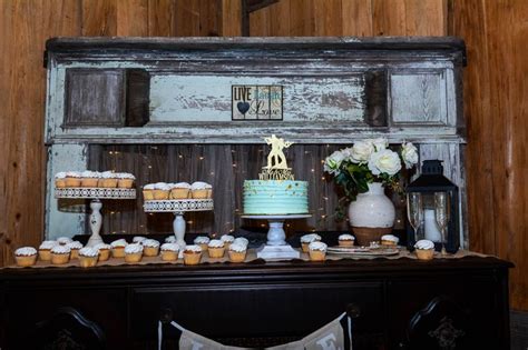 Pin By Mandi Williamson On Williamson Wedding 2016 Rustic Barn