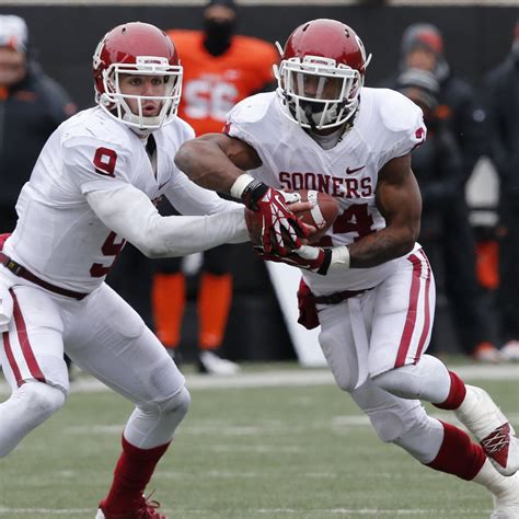 Trevor Knight Hands To Clay Oklahoma Sooners Football Ou Football Ou