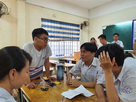 Tham gia cuộc thi Robot - Trường An Đông