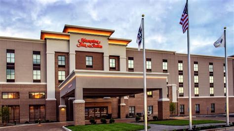 Hampton Inn & Suites Foxborough, MA Hotel