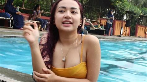 Heboh Video Hot Hot Hot Cupi Cupita Goyang Basah Kamar Mandi Kolam