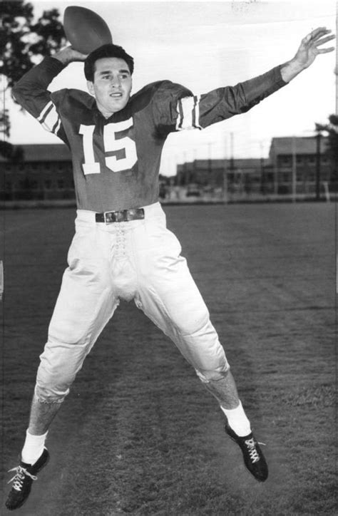 Oklahoma Scene: Former Oklahoma quarterback dies at 92