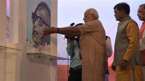 Pm Modi Pays Tributes To Lok Nayak Jayaprakash Narayan On Birth