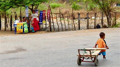 Más de millones de niños trabajan en América Latina son mujeres Save the Children